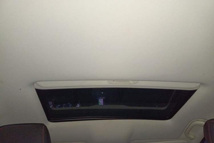 Used CHANGAN OSHAN X5 2021 1.6L CVT Luxury Model Headliner