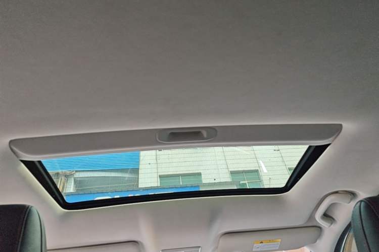 Used CHANGAN OSHAN X5 2021 1.6L CVT Luxury Model Headliner