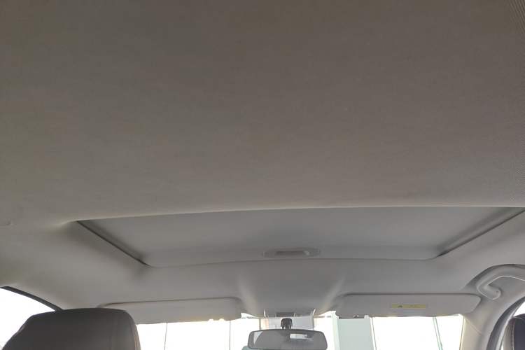 Used CHANGAN OSHAN X5 2021 Revised Version 1.6L Manual Luxury Edition Headliner