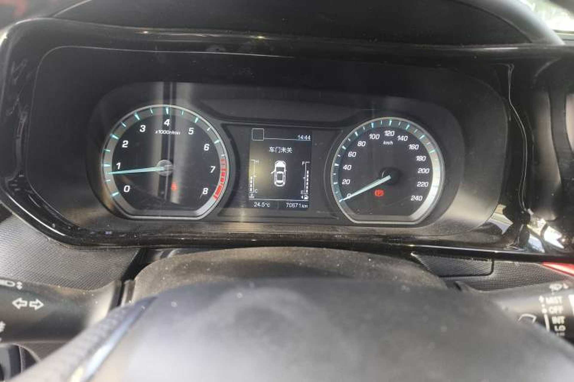 Used CHANGAN OSHAN X5 2021 Revised Version 1.6L Manual Luxury Edition Instrument Cluster