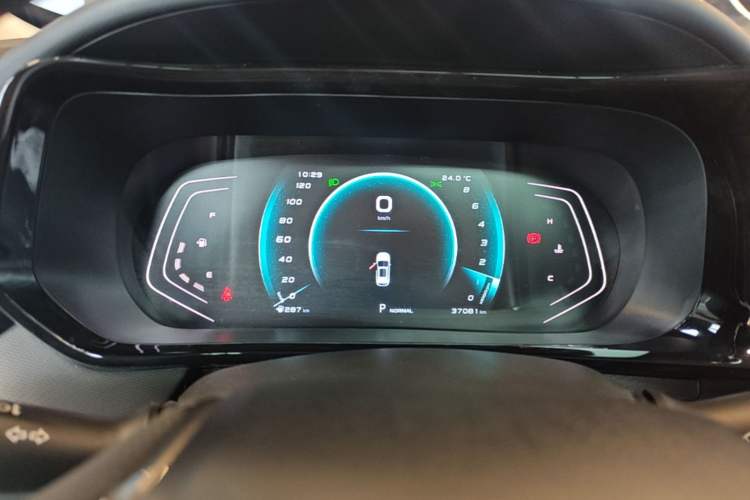 Used CHANGAN OSHAN X5 2021 1.6L CVT Luxury Model Instrument Cluster