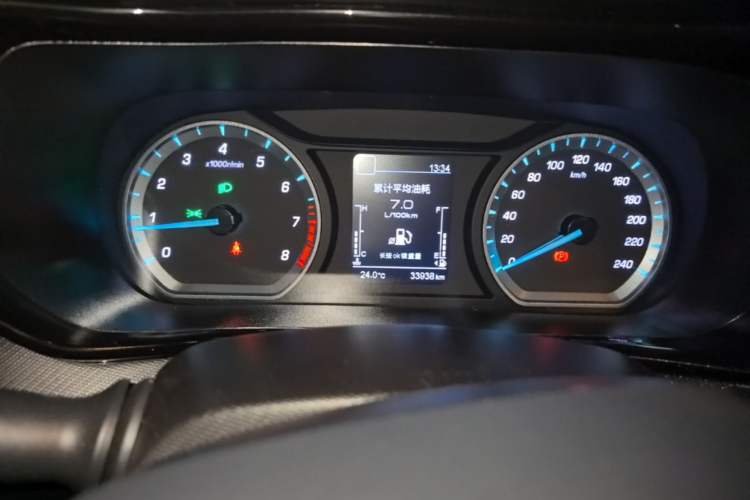 Used CHANGAN OSHAN X5 2021 Revised Version 1.6L Manual Luxury Edition Instrument Cluster