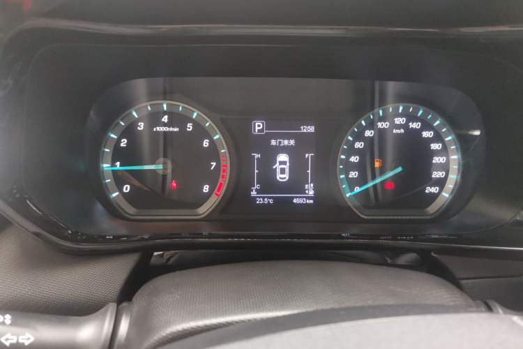 Used CHANGAN OSHAN X5 2021 Revised Version 1.5T DCT Luxury Edition Instrument Cluster