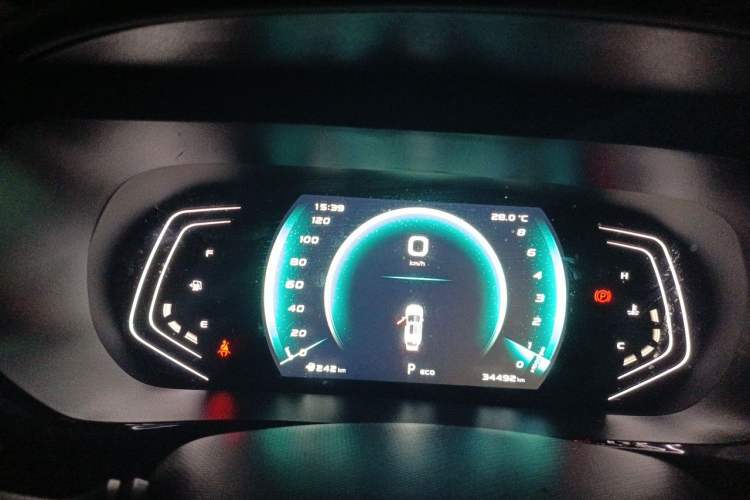 Used CHANGAN OSHAN X5 2021 1.6L CVT Luxury Model Instrument Cluster
