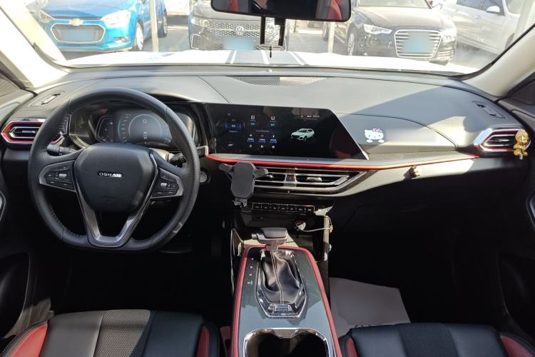 Used CHANGAN OSHAN X5 2021 1.5T DCT Prestige Edition Interior 2