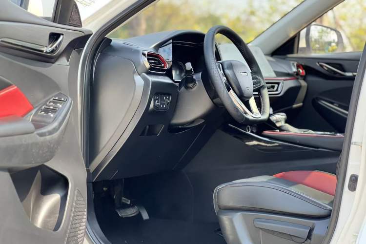 Used CHANGAN OSHAN X5 2021 1.5T DCT Prestige Edition Interior 2