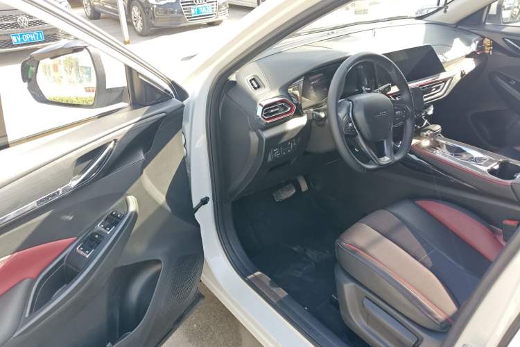 Used CHANGAN OSHAN X5 2021 1.5T DCT Prestige Edition Interior 3