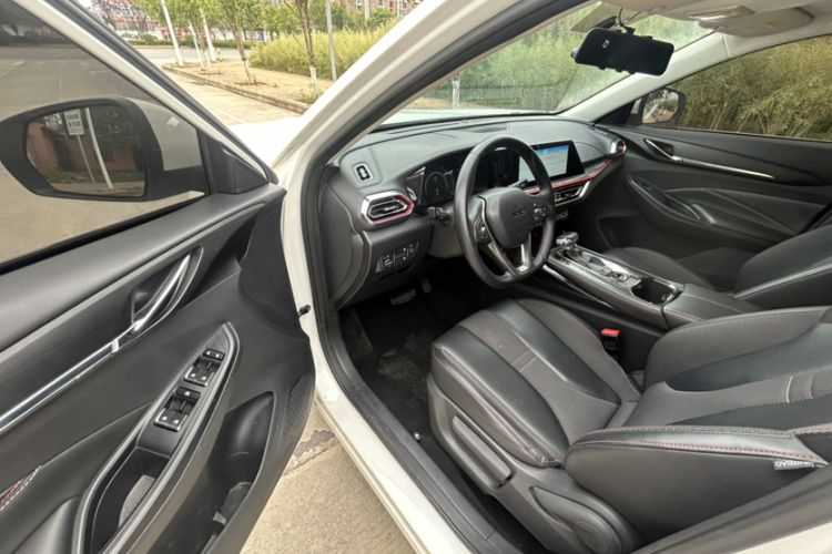 Used CHANGAN OSHAN X5 2021 1.6L CVT Luxury Model Interior 3