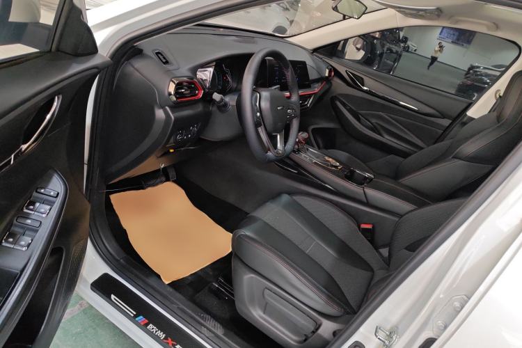 Used CHANGAN OSHAN X5 2021 1.5T DCT Prestige Edition Interior 3