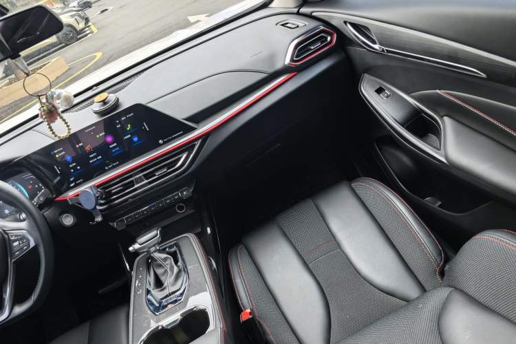 Used CHANGAN OSHAN X5 2021 1.6L CVT Luxury Model Interior 4