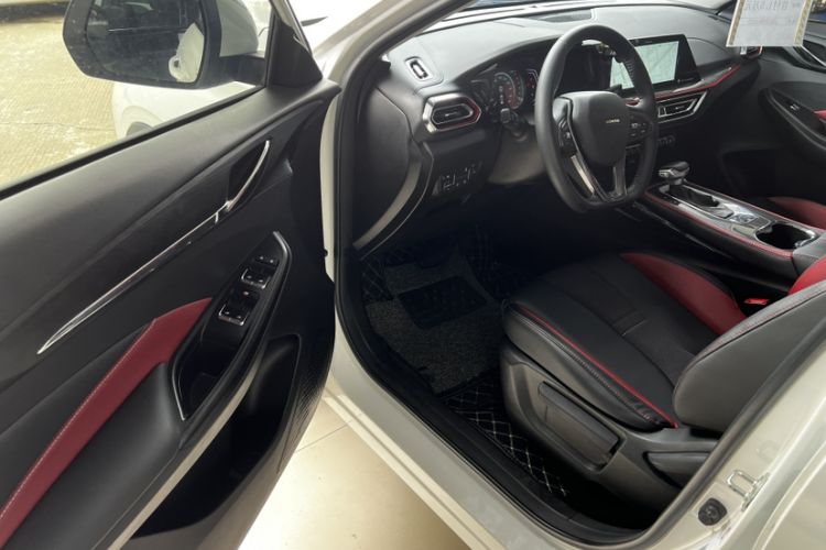 Used CHANGAN OSHAN X5 2021 1.5T DCT Prestige Edition Interior 6