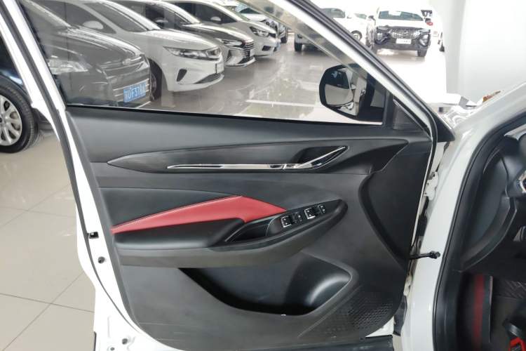 Used CHANGAN OSHAN X5 2021 Revised Version 1.5T DCT Luxury Edition Interior 7