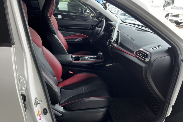 Used CHANGAN OSHAN X5 2021 1.5T DCT Prestige Edition Interior 9