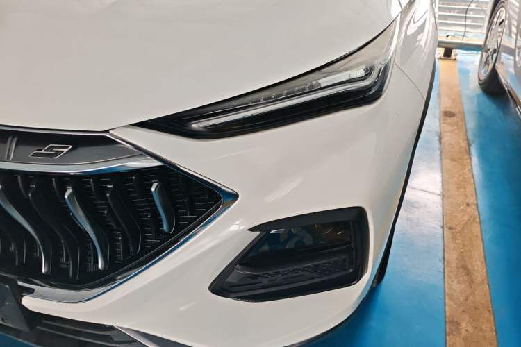 Used CHANGAN OSHAN X5 2021 1.6L CVT Luxury Model Left Front Headlight
