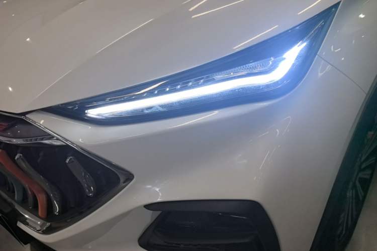Used CHANGAN OSHAN X5 2021 1.5T DCT Prestige Edition Left Front Headlight