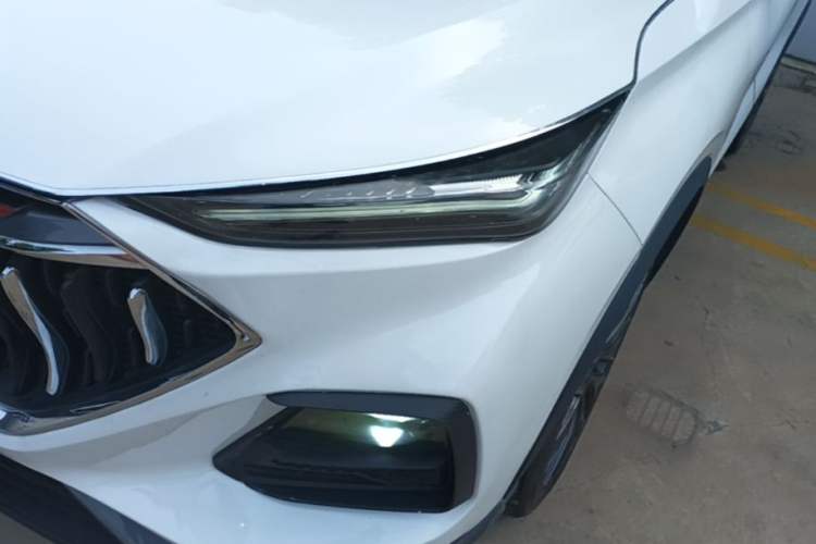 Used CHANGAN OSHAN X5 2021 1.5T DCT Flagship Edition Left Front Headlight