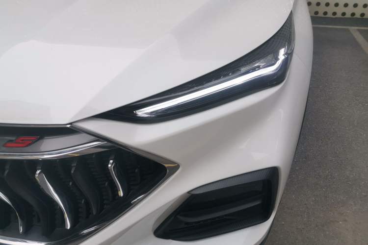 Used CHANGAN OSHAN X5 2021 Revised Version 1.5T DCT Luxury Edition Left Front Headlight
