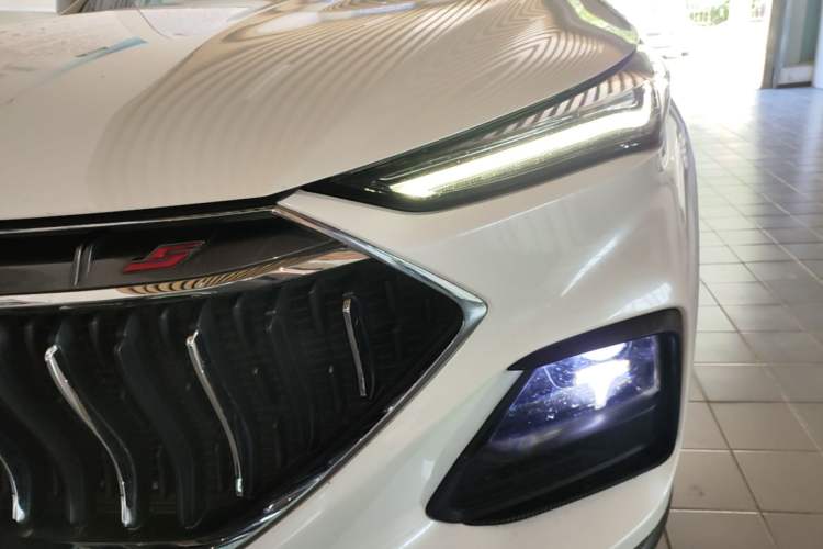 Used CHANGAN OSHAN X5 2021 1.5T DCT Flagship Edition Left Front Headlight