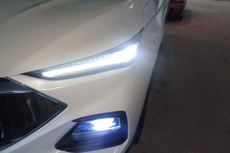 Used CHANGAN OSHAN X5 2021 Revised Version 1.5T DCT Luxury Edition Left Front Headlight