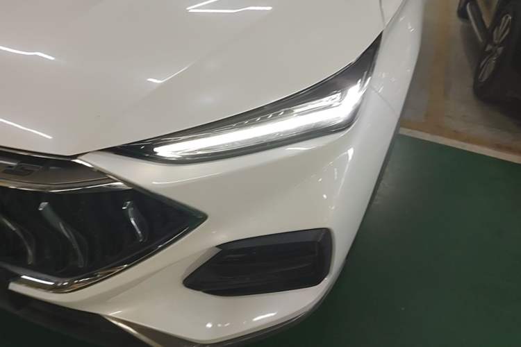 Used CHANGAN OSHAN X5 2021 1.6L CVT Comfort Model Left Front Headlight