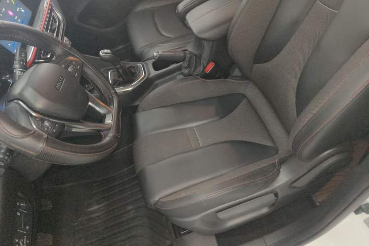Used CHANGAN OSHAN X5 2021 Revised Version 1.6L Manual Luxury Edition Left Front Seat