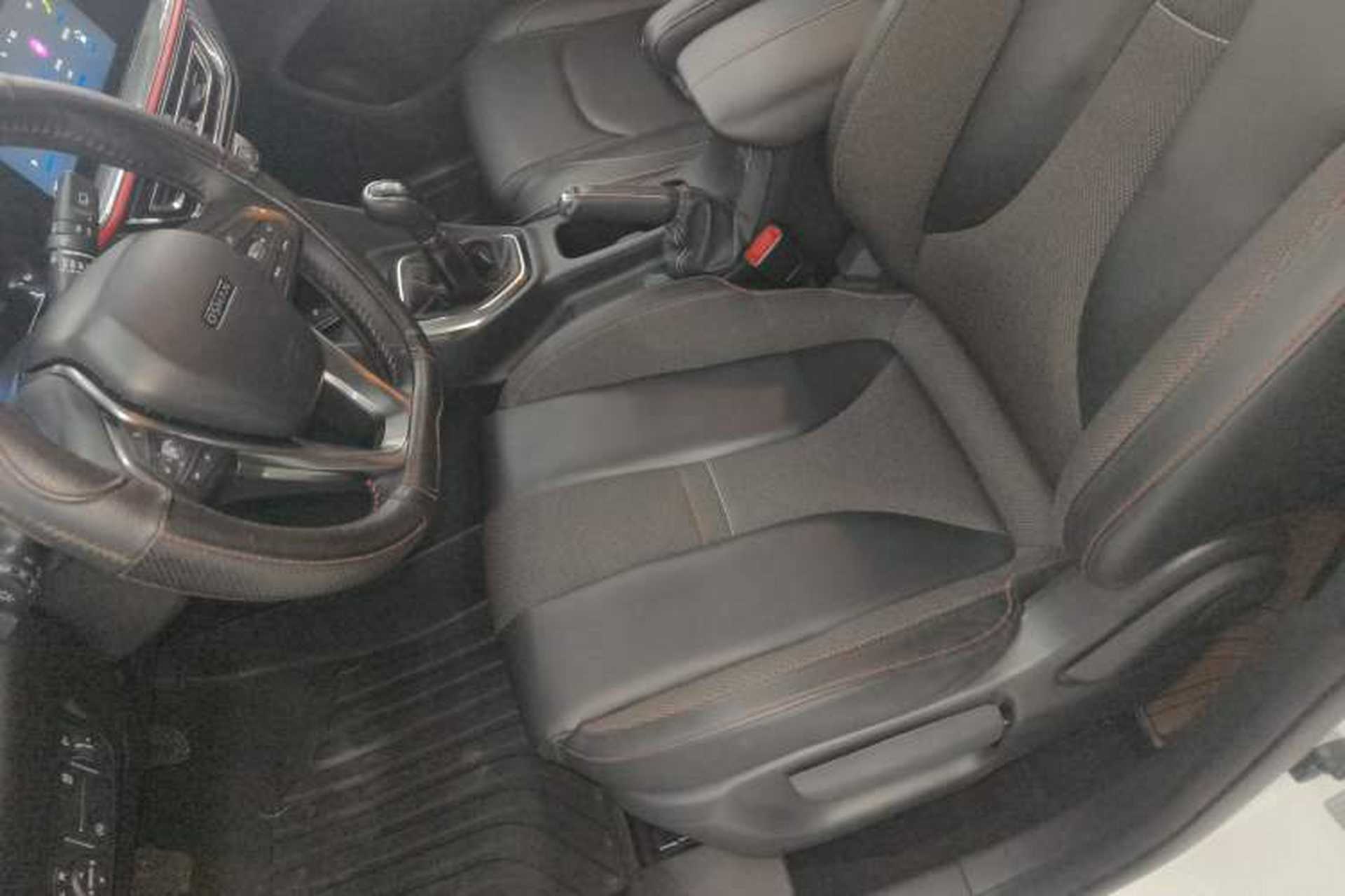 Used CHANGAN OSHAN X5 2021 Revised Version 1.6L Manual Luxury Edition Left Front Seat