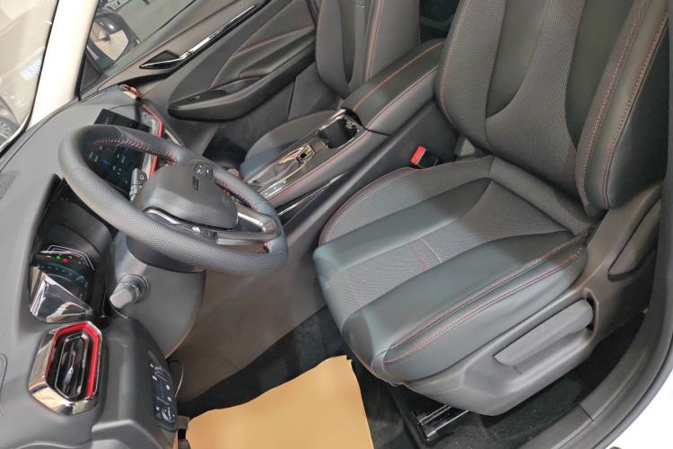Used CHANGAN OSHAN X5 2021 1.5T DCT Prestige Edition Left Front Seat