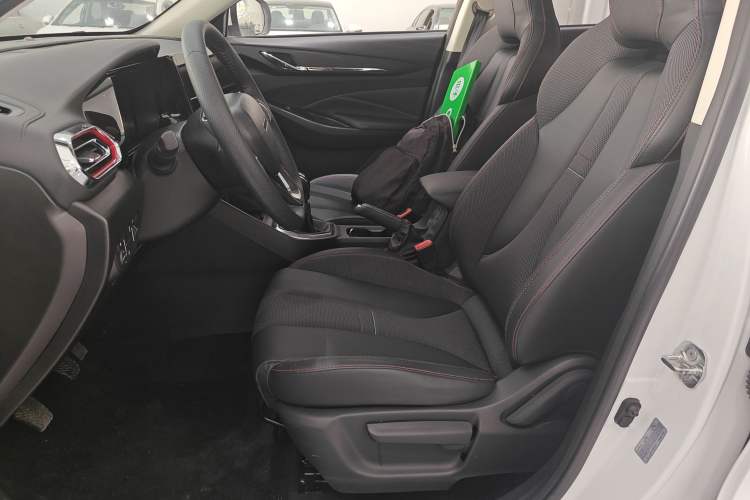 Used CHANGAN OSHAN X5 2021 Revised Version 1.6L Manual Luxury Edition Left Front Seat