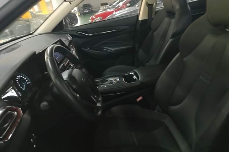 Used CHANGAN OSHAN X5 2021 1.6L CVT Comfort Model Left Front Seat