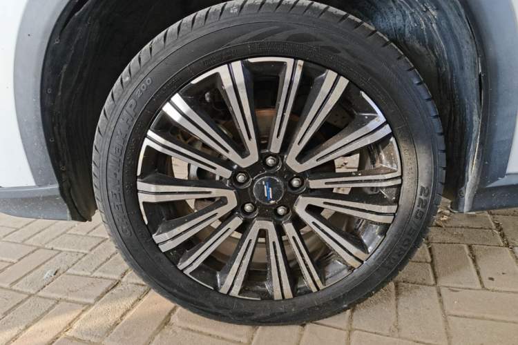 Used CHANGAN OSHAN X5 2021 Revised Version 1.5T DCT Luxury Edition Left Front Wheel Hub