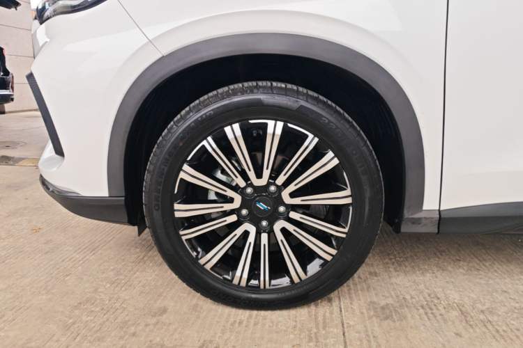 Used CHANGAN OSHAN X5 2021 1.5T DCT Prestige Edition Left Front Wheel Hub
