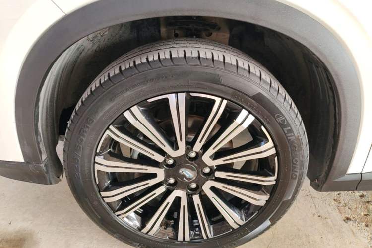 Used CHANGAN OSHAN X5 2021 1.5T DCT Prestige Edition Left Front Wheel Hub