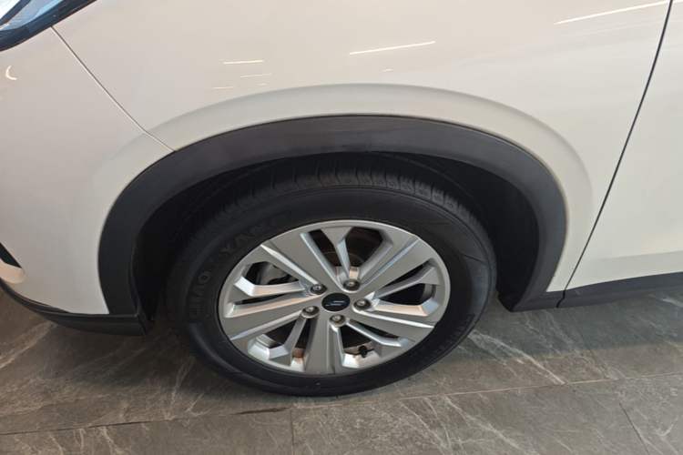 Used CHANGAN OSHAN X5 2021 1.6L CVT Luxury Model Left Front Wheel Hub