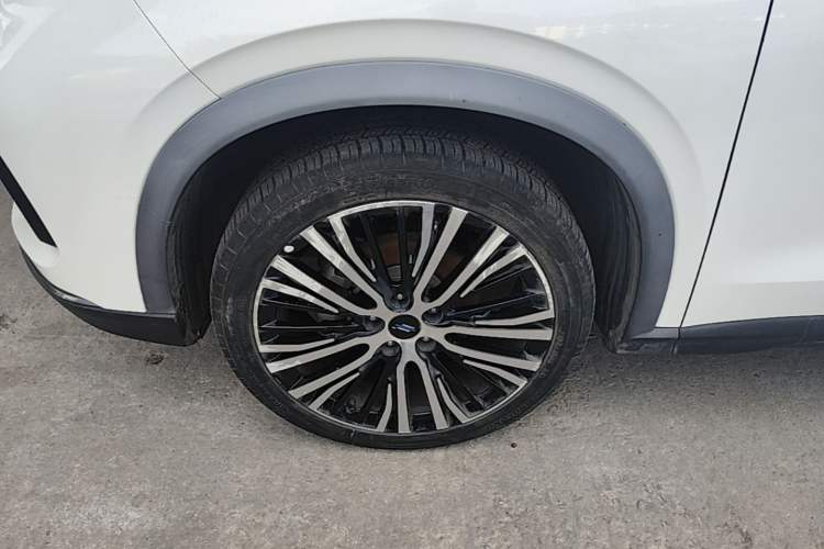 Used CHANGAN OSHAN X5 2021 1.5T DCT Flagship Edition Left Front Wheel Hub