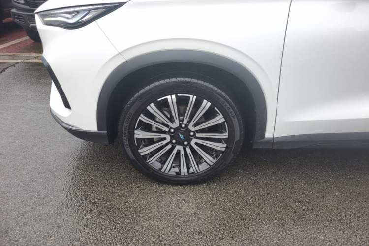 Used CHANGAN OSHAN X5 2021 1.5T DCT Prestige Edition Left Front Wheel Hub