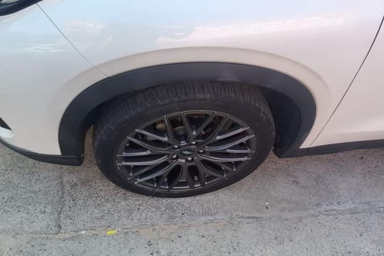Used CHANGAN OSHAN X5 2021 1.5T DCT Flagship Edition Left Front Wheel Hub