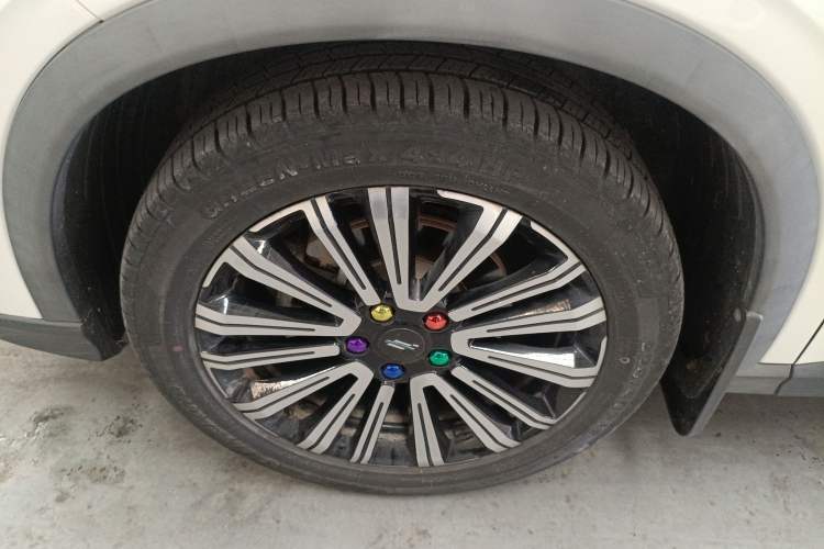 Used CHANGAN OSHAN X5 2021 1.5T DCT Prestige Edition Left Front Wheel Hub