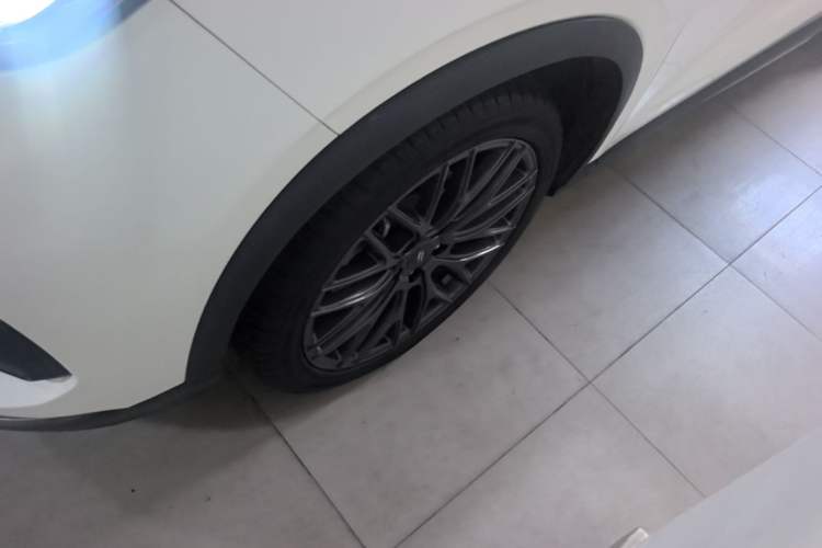 Used CHANGAN OSHAN X5 2021 1.5T DCT Flagship Edition Left Front Wheel Hub