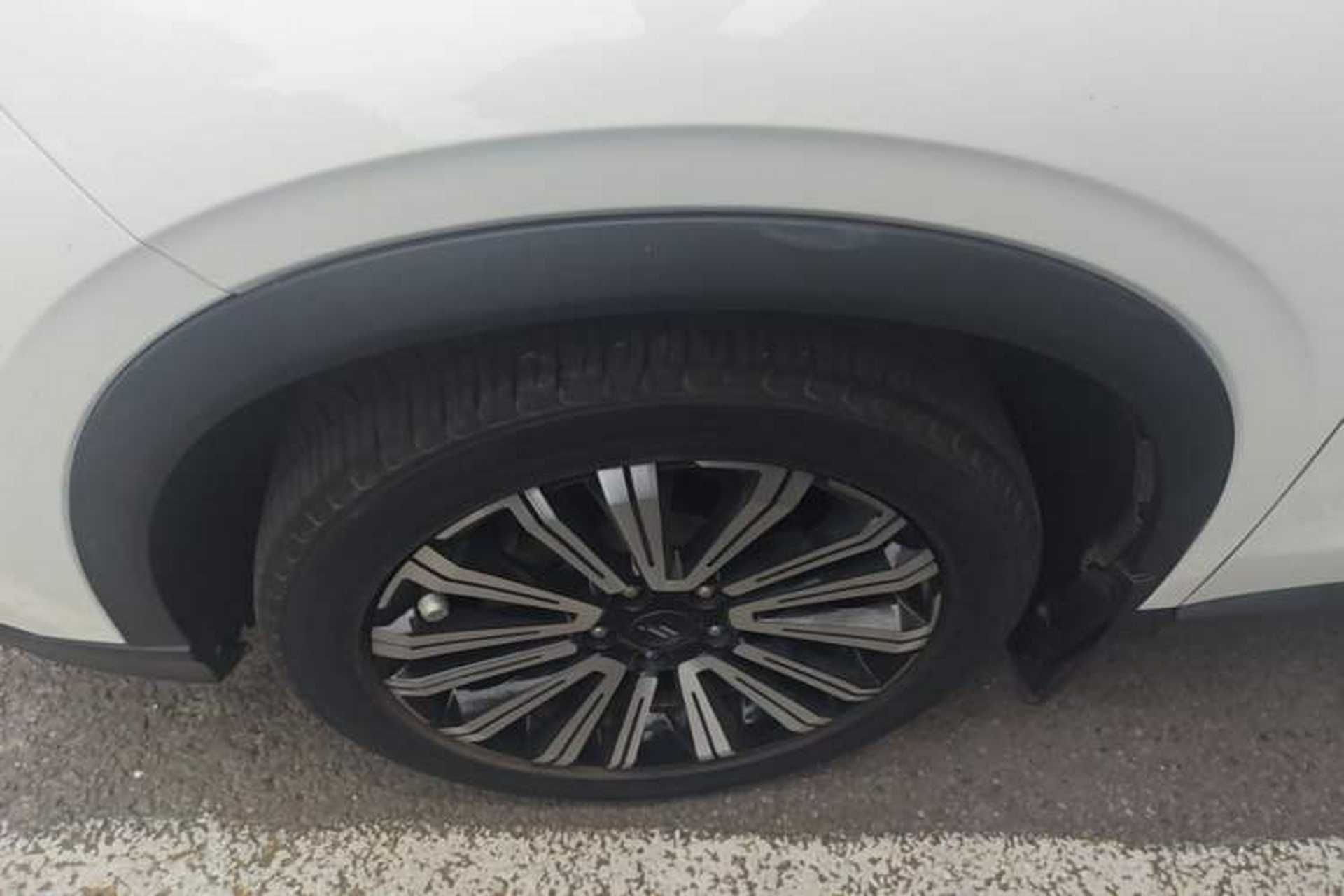 Used CHANGAN OSHAN X5 2021 1.5T DCT Prestige Edition Left Front Wheel Hub