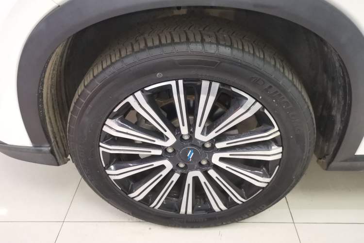 Used CHANGAN OSHAN X5 2021 1.5T DCT Prestige Edition Left Front Wheel Hub