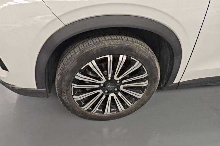 Used CHANGAN OSHAN X5 2021 1.5T DCT Prestige Edition Left Front Wheel Hub