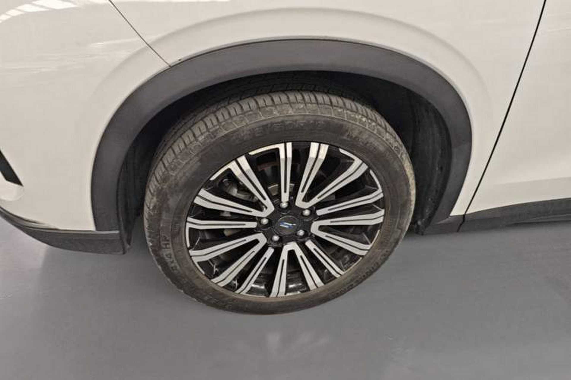 Used CHANGAN OSHAN X5 2021 1.5T DCT Prestige Edition Left Front Wheel Hub