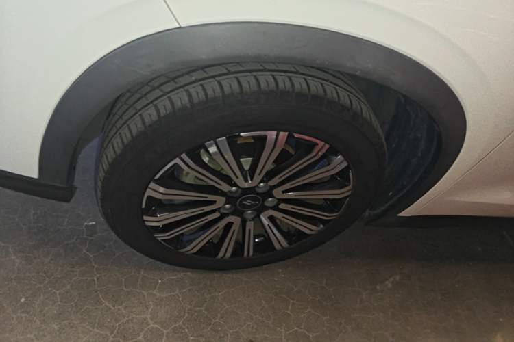 Used CHANGAN OSHAN X5 2021 1.5T DCT Luxury Edition Left Front Wheel Hub