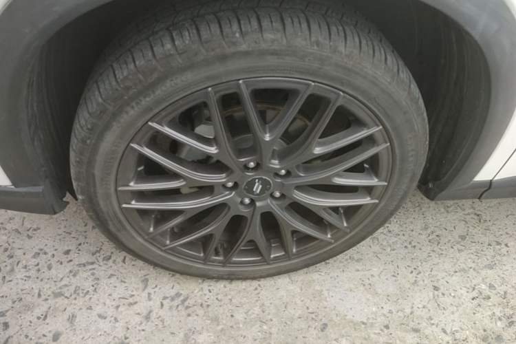 Used CHANGAN OSHAN X5 2021 1.5T DCT Flagship Edition Left Front Wheel Hub