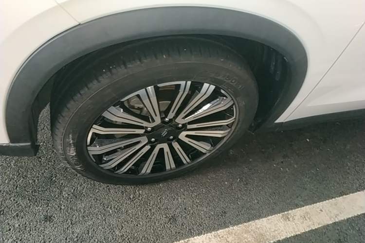 Used CHANGAN OSHAN X5 2021 1.6L CVT Comfort Model Left Front Wheel Hub