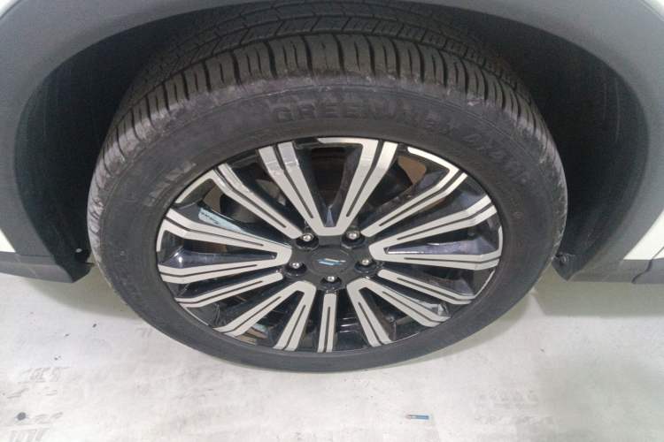 Used CHANGAN OSHAN X5 2021 1.5T DCT Prestige Edition Left Front Wheel Hub