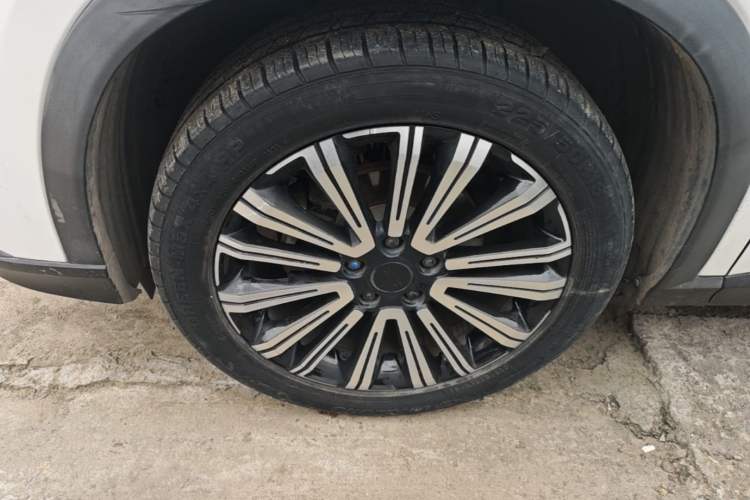 Used CHANGAN OSHAN X5 2021 Revised Version 1.5T DCT Luxury Edition Left Front Wheel Hub
