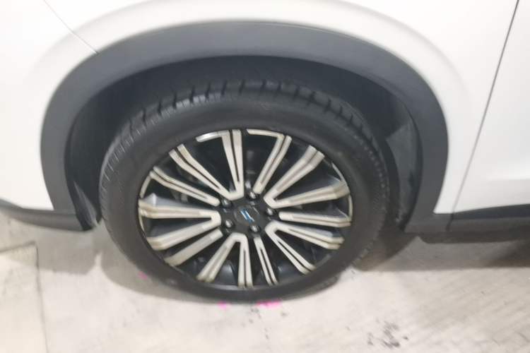 Used CHANGAN OSHAN X5 2021 1.5T DCT Prestige Edition Left Front Wheel Hub