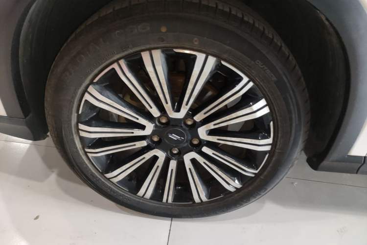 Used CHANGAN OSHAN X5 2021 1.5T DCT Prestige Edition Left Front Wheel Hub