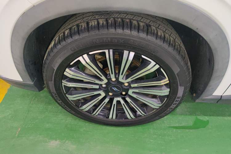 Used CHANGAN OSHAN X5 2021 1.5T DCT Prestige Edition Left Front Wheel Hub